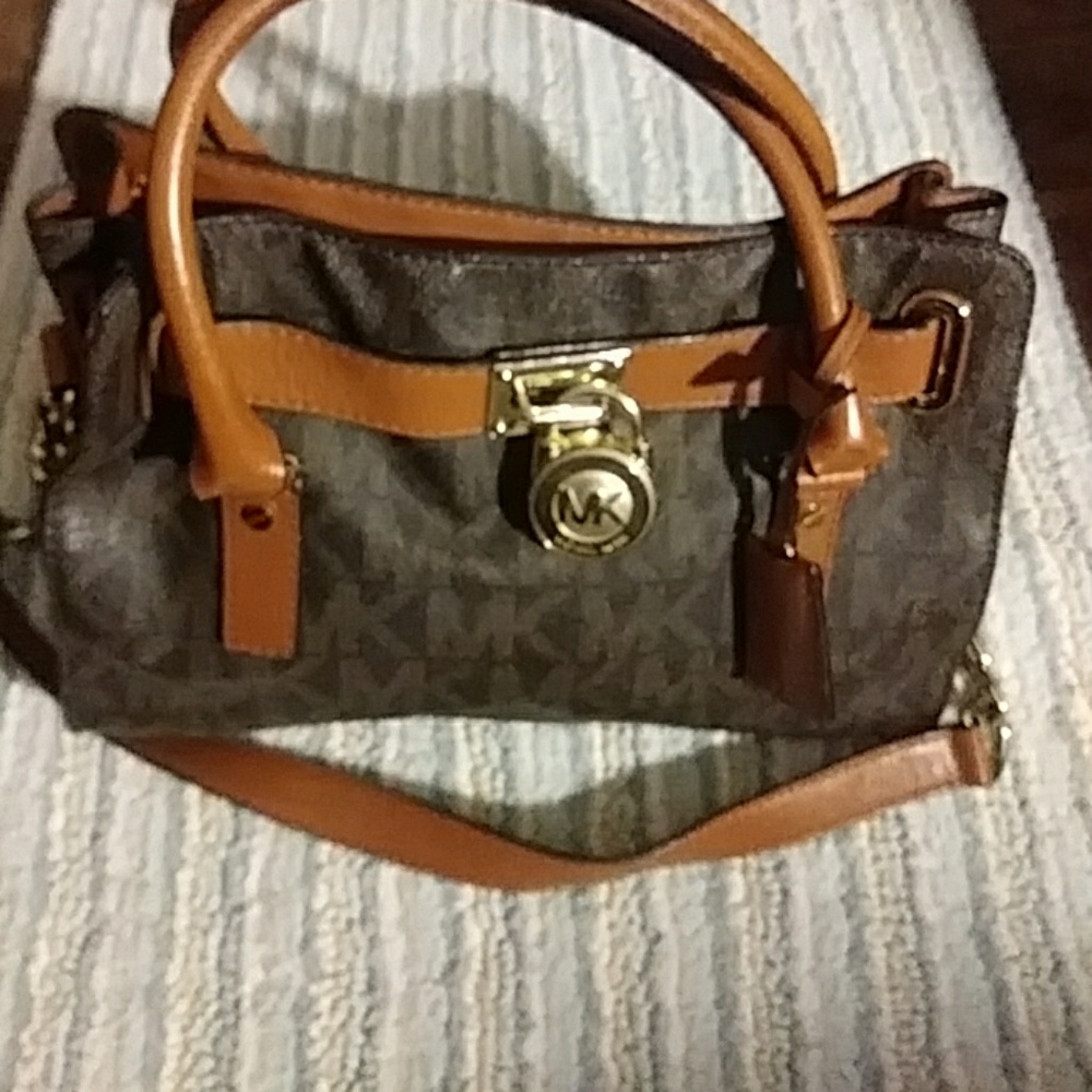 AUTHENTIC MICHAEL KORS SHOULDERBAG